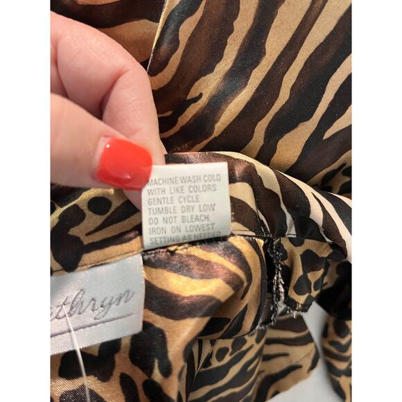 Kathryn Pajama Top Animal Print Leopard Zebra NWT Size Med Lounge Sleep Shirt - Picture 6 of 9